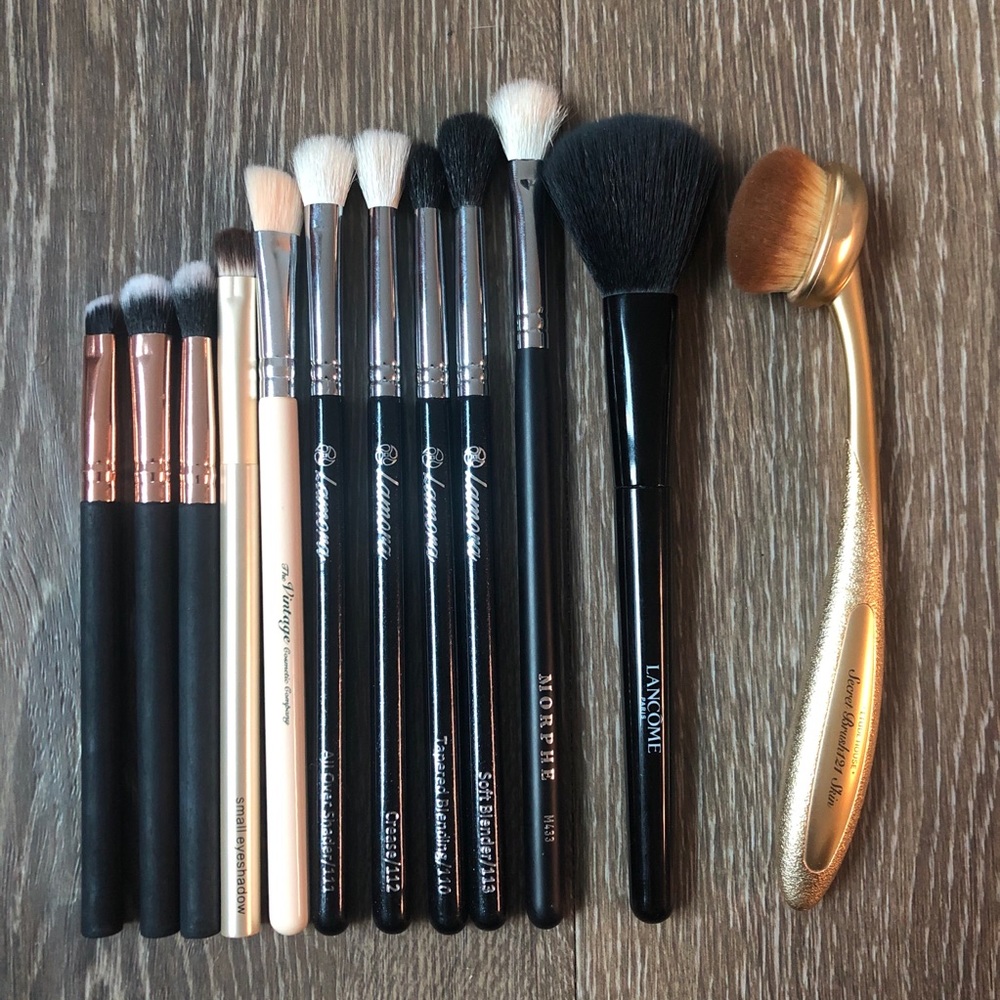 Assorted Makeup Brushes